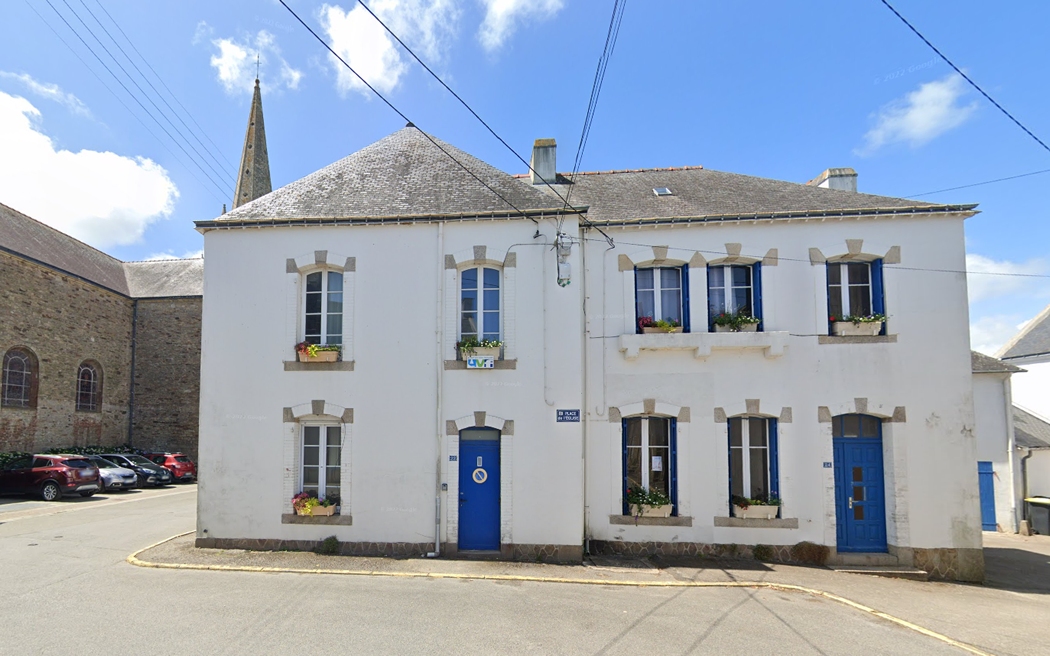 Salle place de l'église mairie de Baden